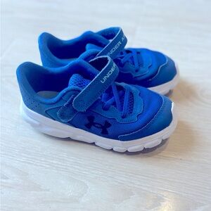 Toddler boys Under Armour tennis shoes